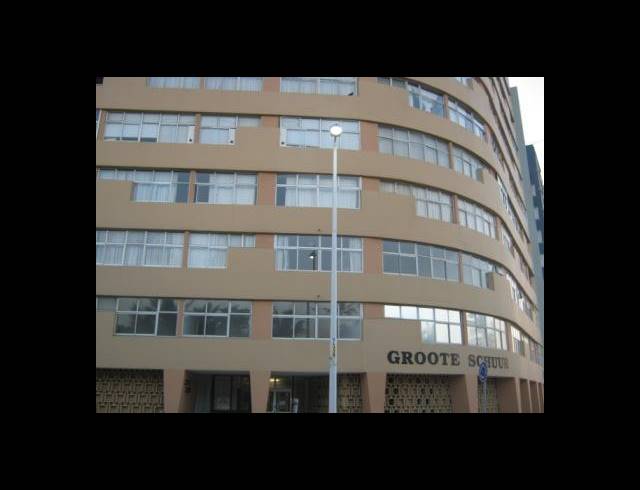 2 BEDROOM APARTMENT TO LET IN SOUTH BEACH
